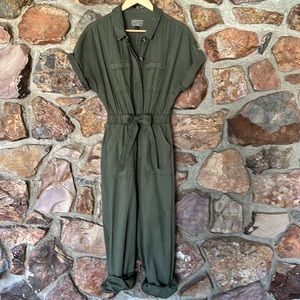 Universal Thread kaki button up jumpsuit!